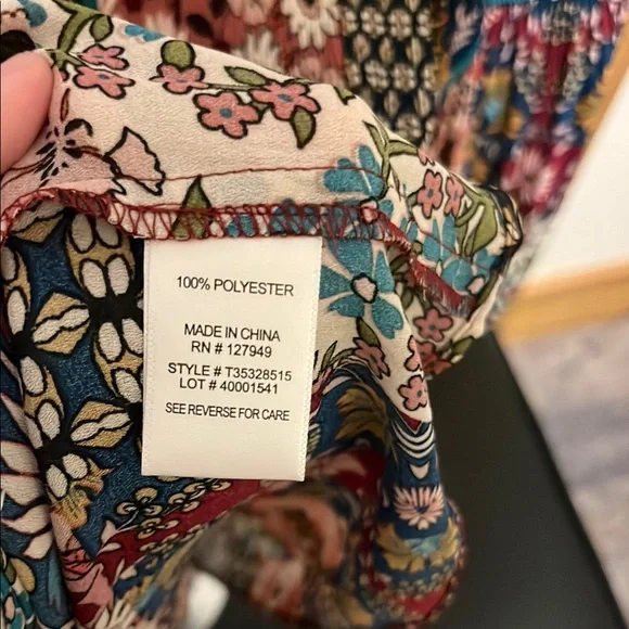 Floral & Ivy Floral Themed Patchwork Blouse - Picture 3 of 12